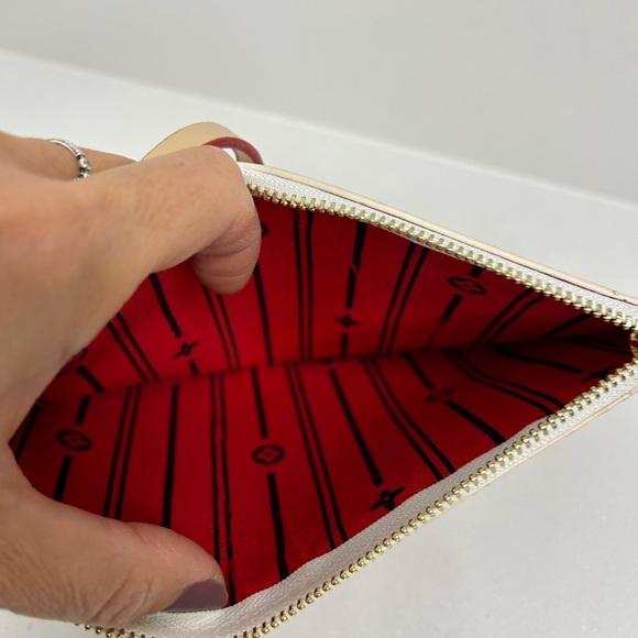 Damier Azur LV Pochette - Picture 5 of 10